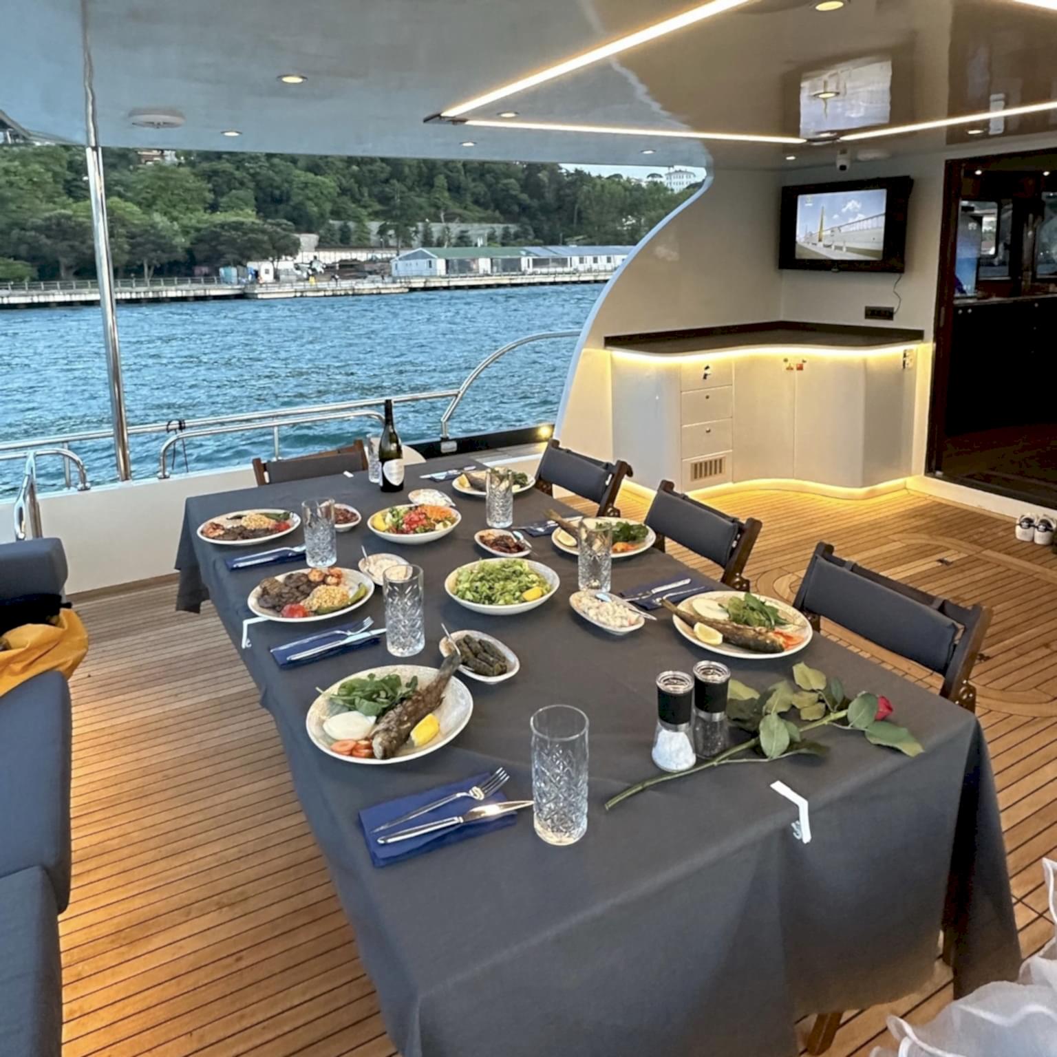 Yat Ana Fotoğrafı