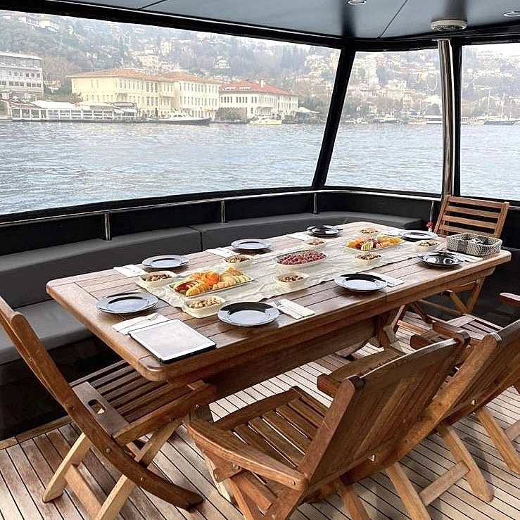 Yat Ana Fotoğrafı